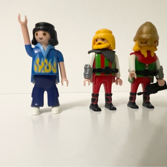 Lot of 4 Playmobil Figures Toys - Picture 2 of 10